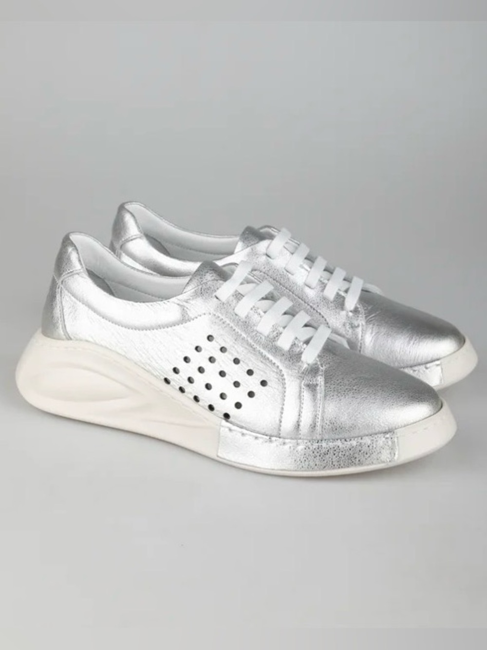 MrCalvano EUC Laguna Beach Silver Leather Comfort Shoes